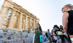 Early Morning Walking Tour: Acropolis & Acropolis Museum