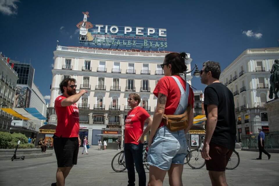 Madrid: Highlights Bike Tour with Optional E-Bike or Tapas