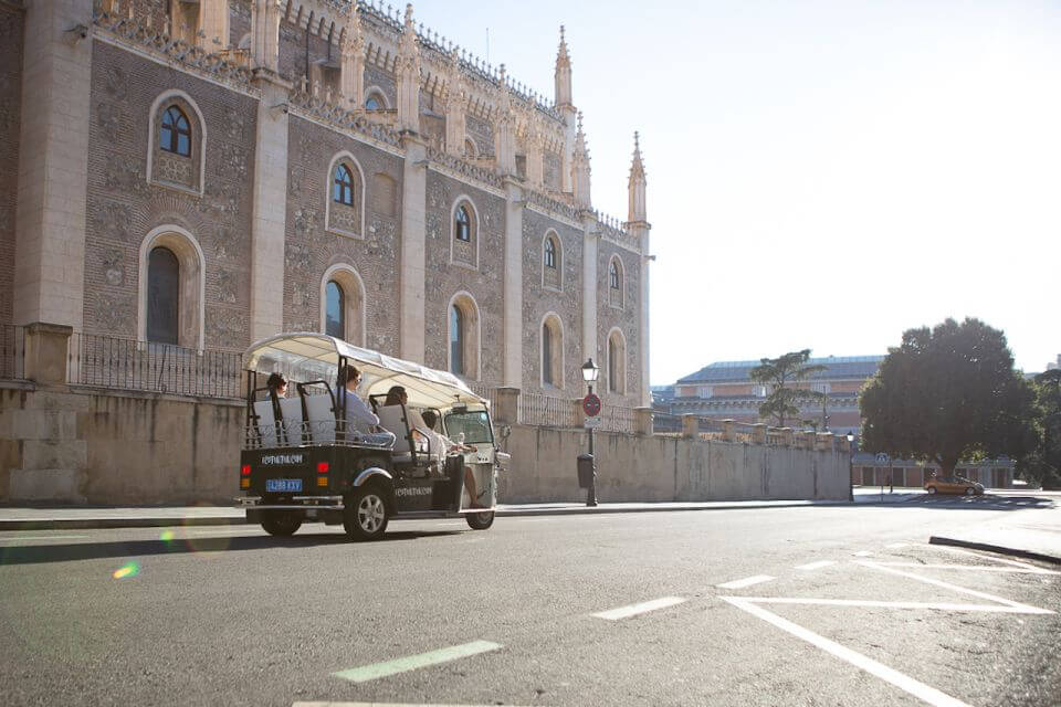 Madrid: Private City Tour by Eco Tuk Tuk