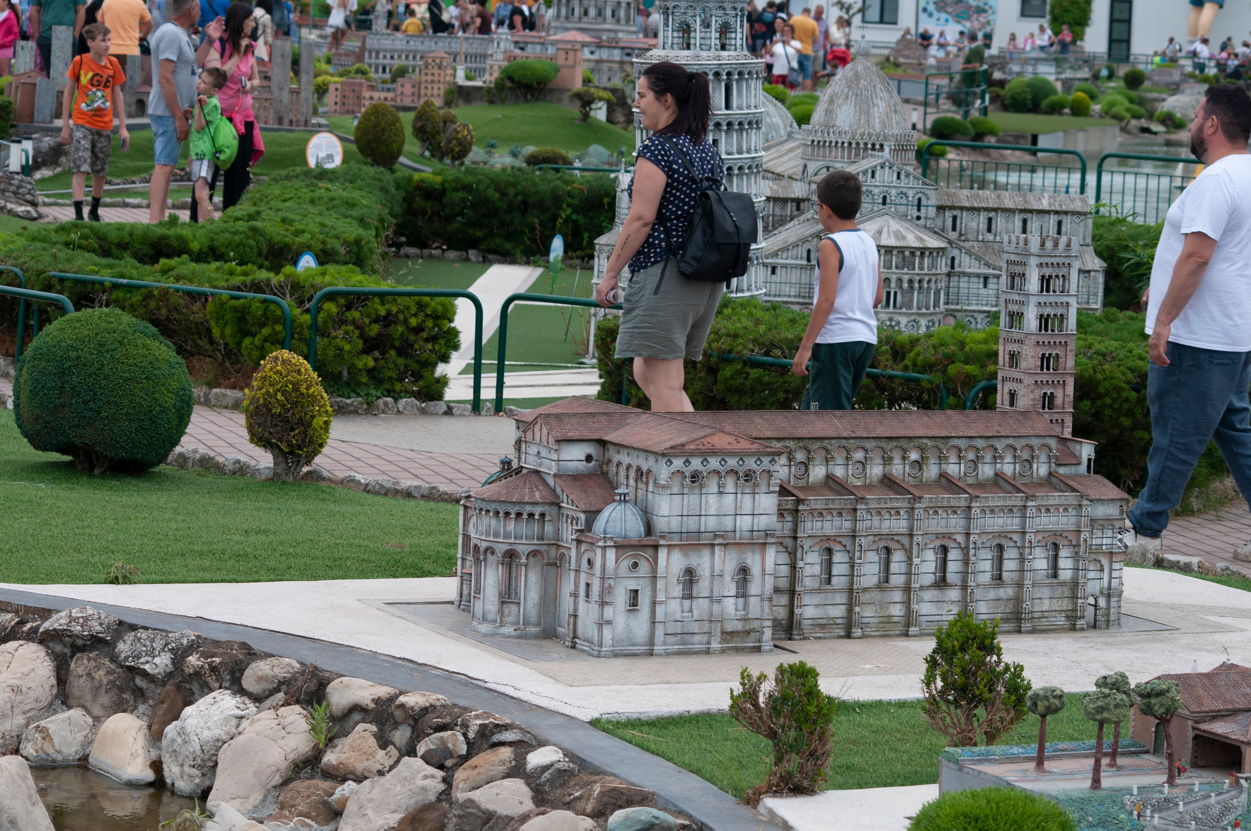 People going at Theme park Italy in Miniature leoladnia