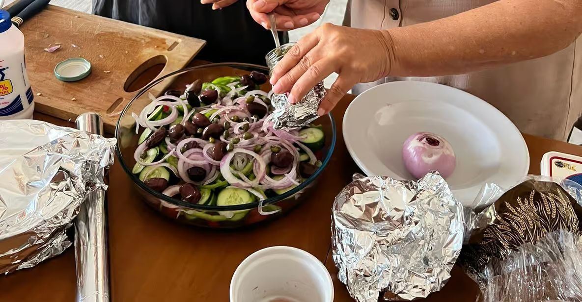 Oia: Greek Cooking Class and Lunch with a Local Grandmother